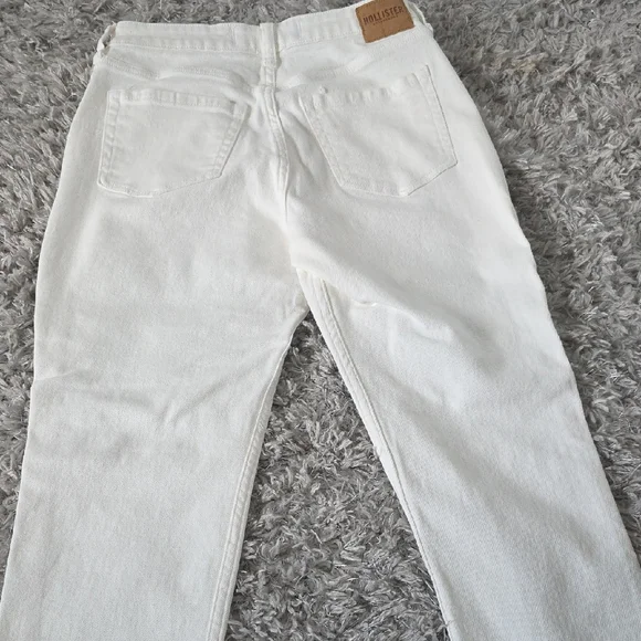 Hollister Women's White Jeans - Picture 2 of 3